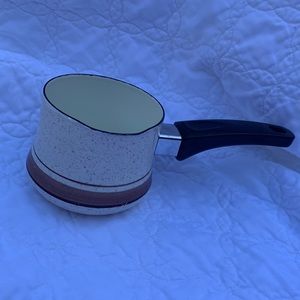 Sanko Ware Almond Flair porcelain pot